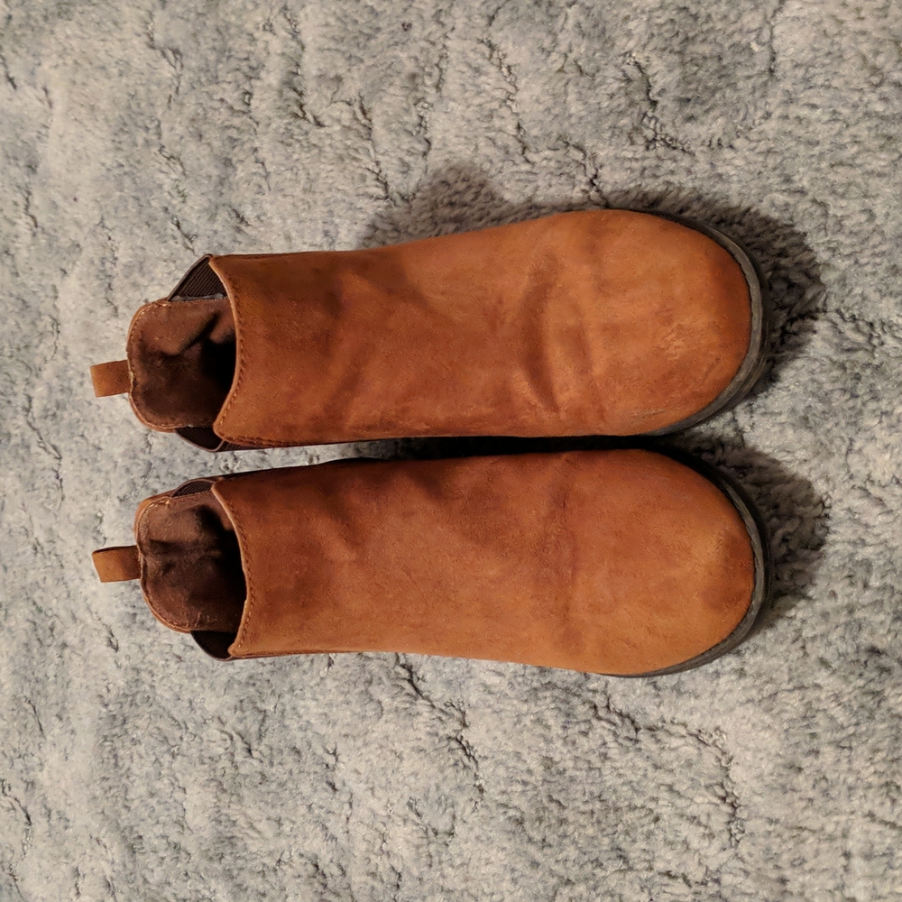 Brown ankle boots. Warm brown. 7M.